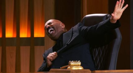 Steve Harvey dragged on Twitter over judge show