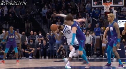 LaMelo Ball gets mad at D'Angelo Russell after fouling out