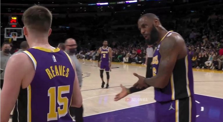 LeBron James gets heated with Austin Reaves for bad defensive play