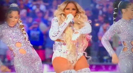 Mary J Blige trends on Twitter after Super Bowl halftime performance
