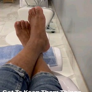 Plies shows off his pedicure 