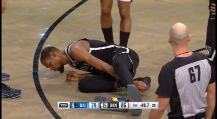 Kevin Durant falls down and injures his ankle