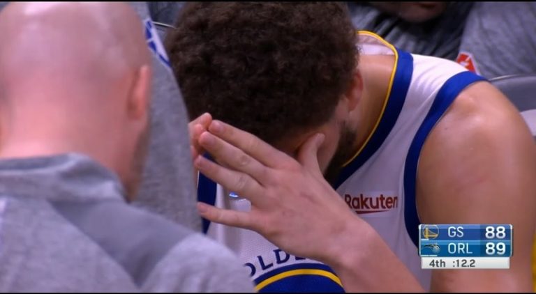 Klay Thompson cries after fouling Franz Wagner behind 3 point line