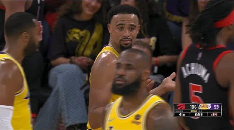 LeBron James curses at THT for not passing to open Carmelo Anthony