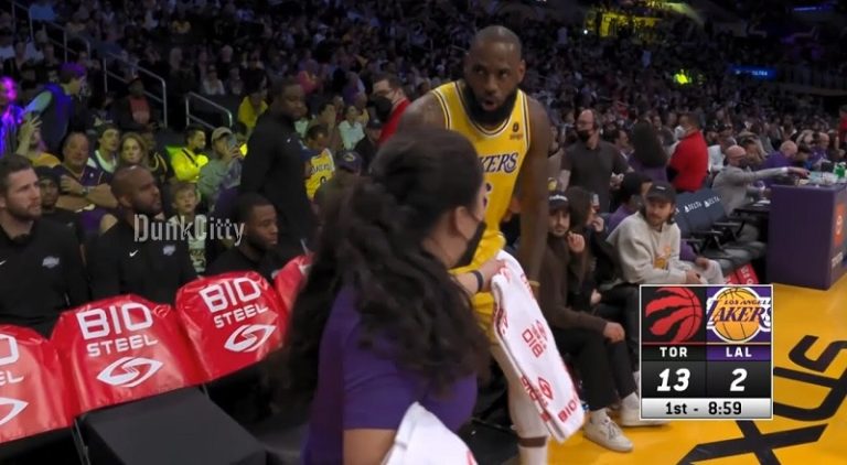 LeBron James walks off in frustration as Lakers give up early