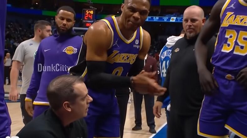 Russell Westbrook flips out during timeout during Mavericks' game