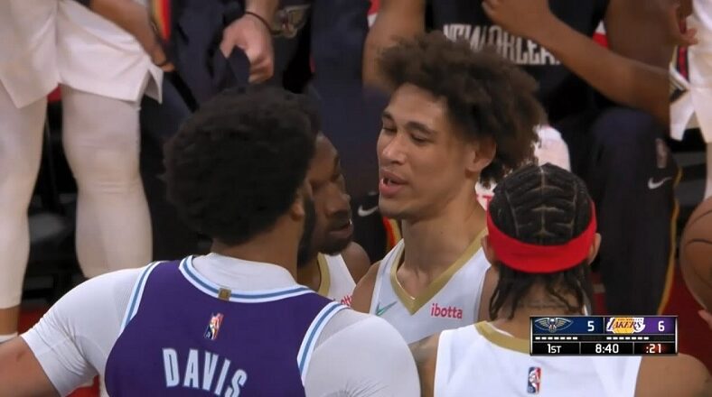 Anthony Davis confronts Jaxson Hayes for bumping LeBron James