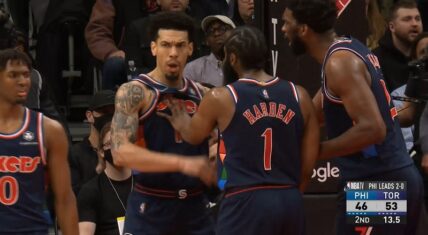 Danny Green almost attacked the ref and was held back