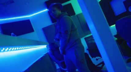 Doodie Lo holds down Kankanee in Face video