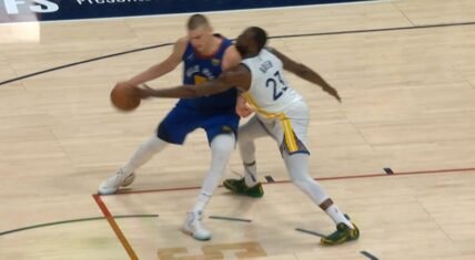Draymond Green shuts Nikola Jokic down and steals the ball from him