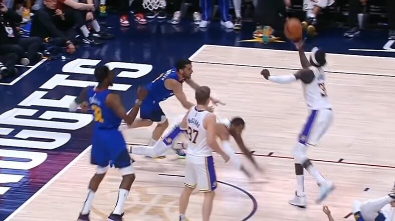 Facundo Campazzo gets ejected for shoving Wayne Ellington