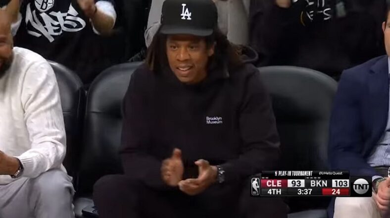 Kevin Durant stuns Jay-Z when he hits clutch shots to close out Cavs