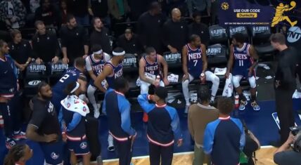 Kyrie Irving and Kevin Durant argue after he misses clutch free throw