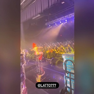 Latto gets the entire Philly crowd to sing Sunshine