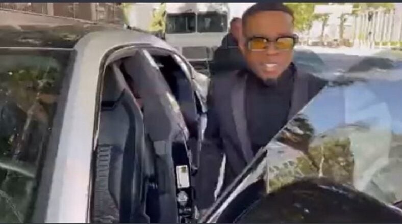 Tory Lanez tells a fan he knows he's bald and it's called alopecia