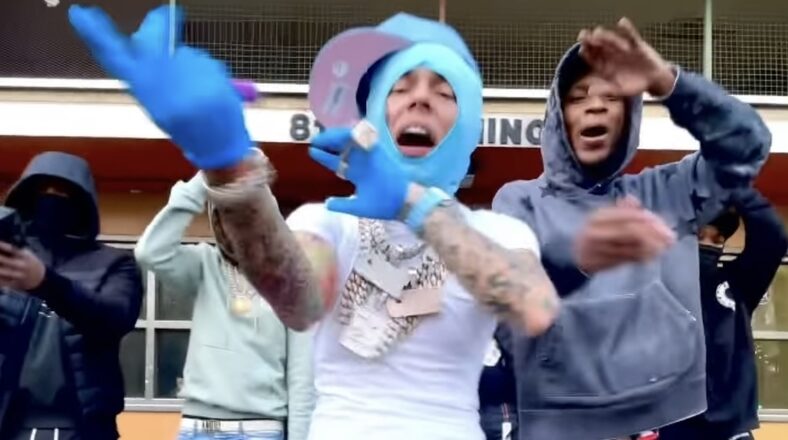 Tekashi 6ix9ine claps back at Fivio Foreign over "King Of NY" debate
