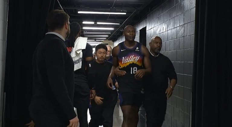 Bismack Biyombo and Marquese Chriss almost fight in the tunnel