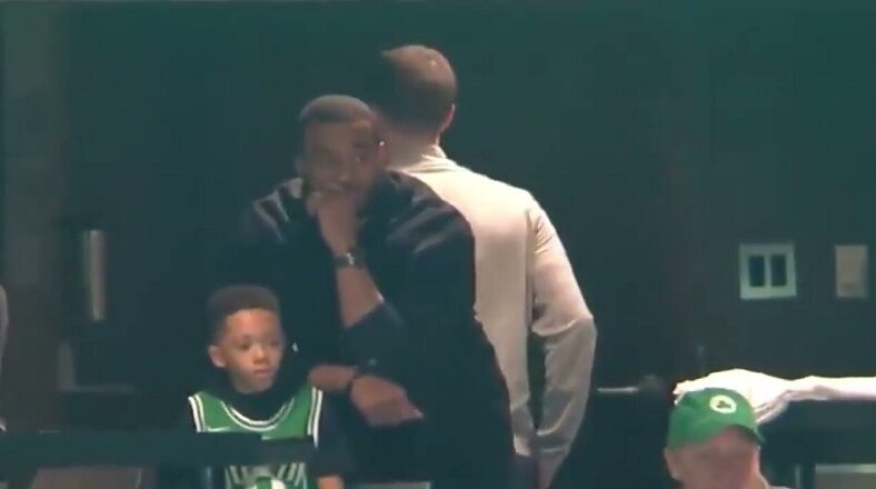Brad Stevens seems to walk out on the Celtics with 8 minutes left