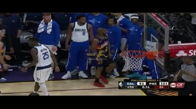 Chris Paul shoved Jalen Brunson but got ref to call a foul on him