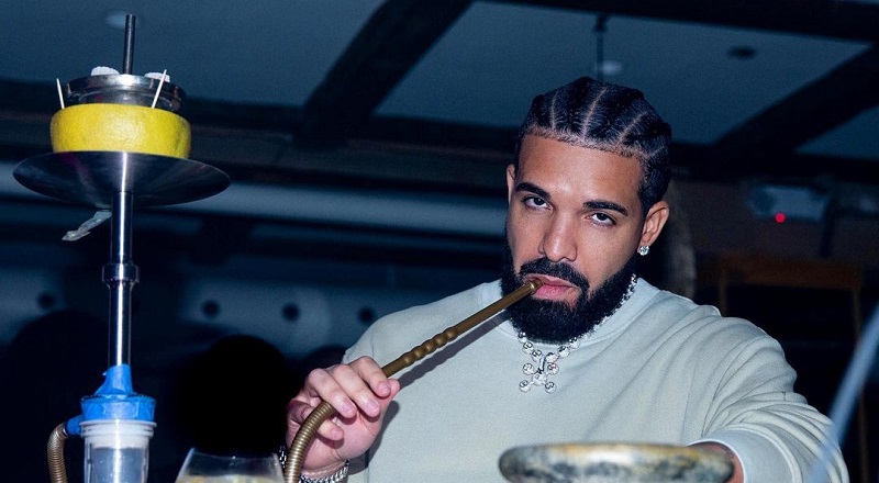 Drake signs $360 million deal with Universal Music Group