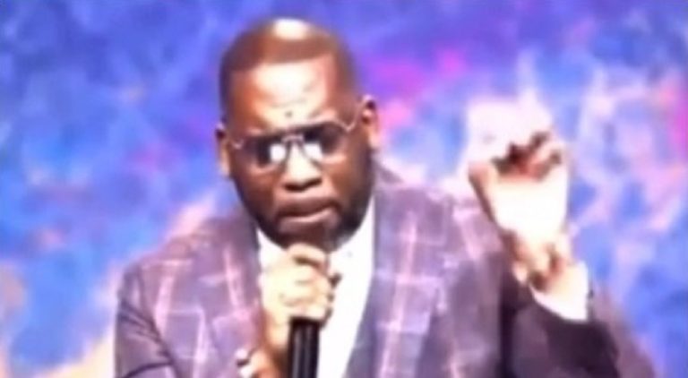 Jamal Bryant rips Kevin Samuels' funeral GoFundMe in sermon
