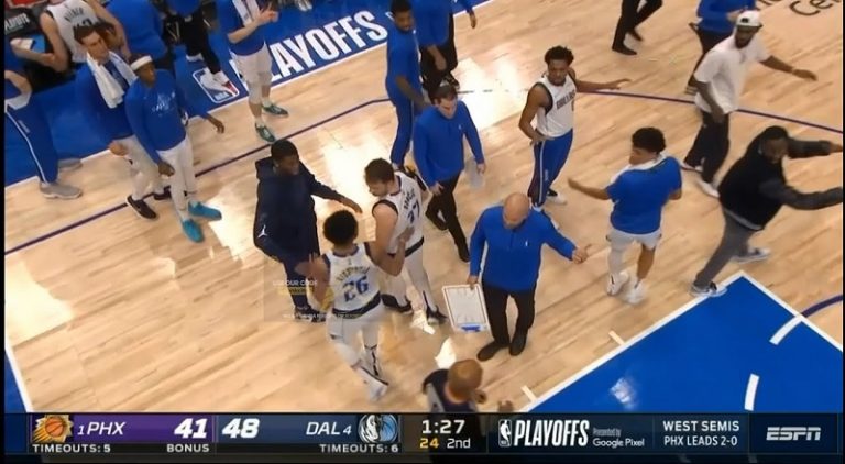Luka Doncic gets mad at the Mavs for not getting Dinwiddie the ball