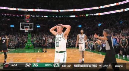 Payton Pritchard hits half court buzzer beater that doesn't count