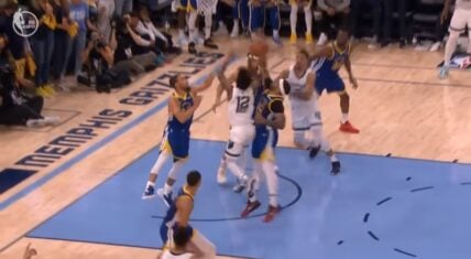 Stephen Curry blocks Ja Morant's game winning shot