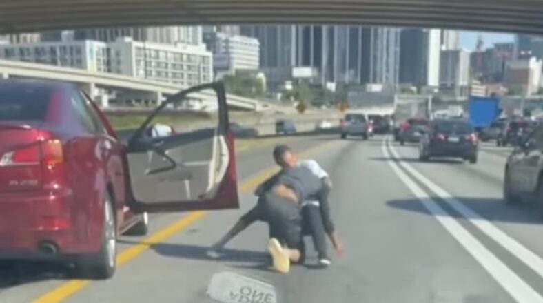 Two men get into heated fight in the middle of Atlanta traffic