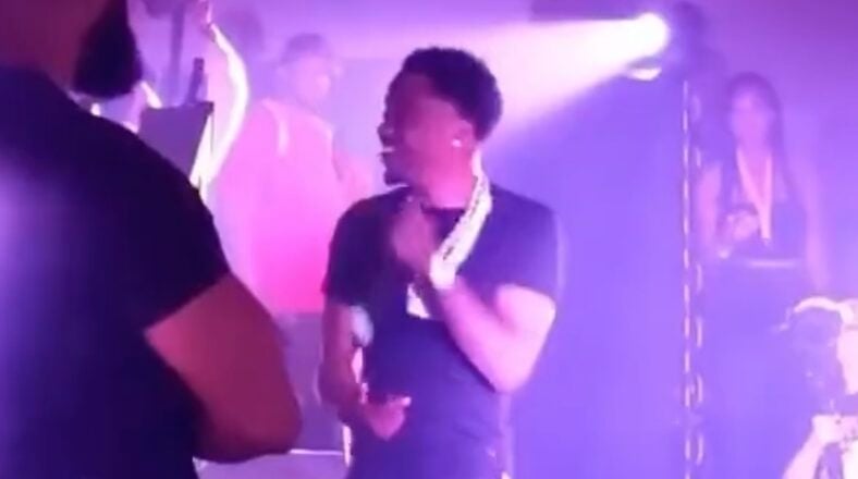 Roddy Ricch forgets "The Box" lyrics at his concert