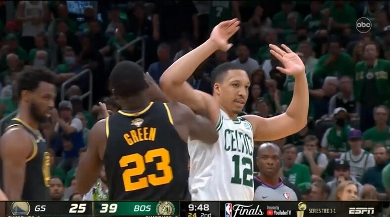 Draymond Green elbows Grant Williams after he knocked him down