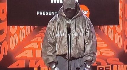 Kanye West trends on Twitter due to BET Awards outfit