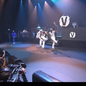 Mario brings out fake B2K for dance routine to start Verzuz