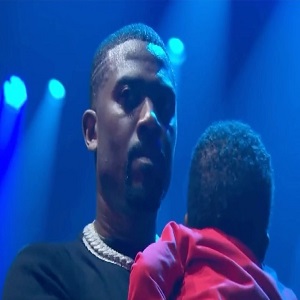 Ray J looks angry as Bobby V sings One Wish with Sammie