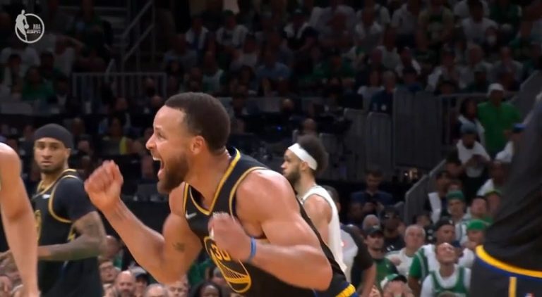 Stephen Curry flips out after huge no call