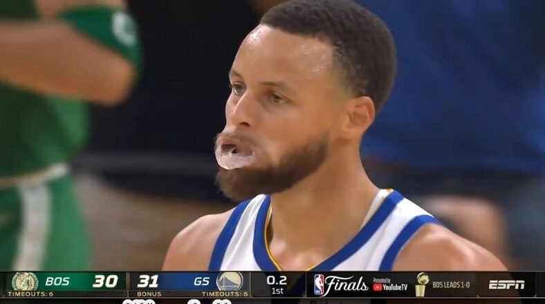 Stephen Curry hits buzzer beater after Jayson Tatum calls him too small