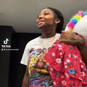 Summer Walker creates Ray J One Wish Verzuz parody