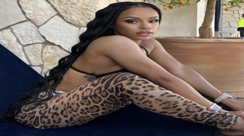 Floyd Mayweather's daughter says prime Floyd can smoke current boxers