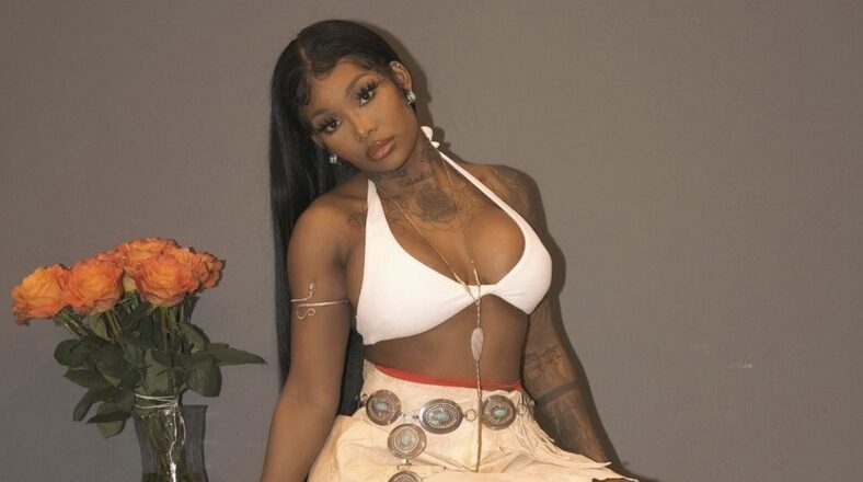 Summer Walker drops thirst traps on BET Awards red carpet