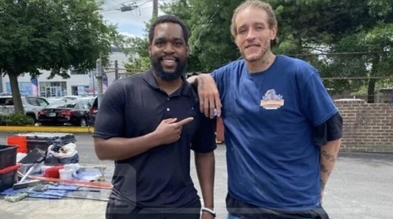 Delonte West gets flooring job at car dealership in Virginia