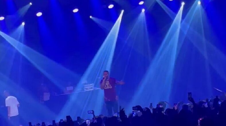 Drake introduced Keshia Chante as his first girlfriend at concert