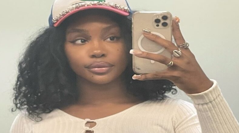 SZA says TDE and RCA delayed her album