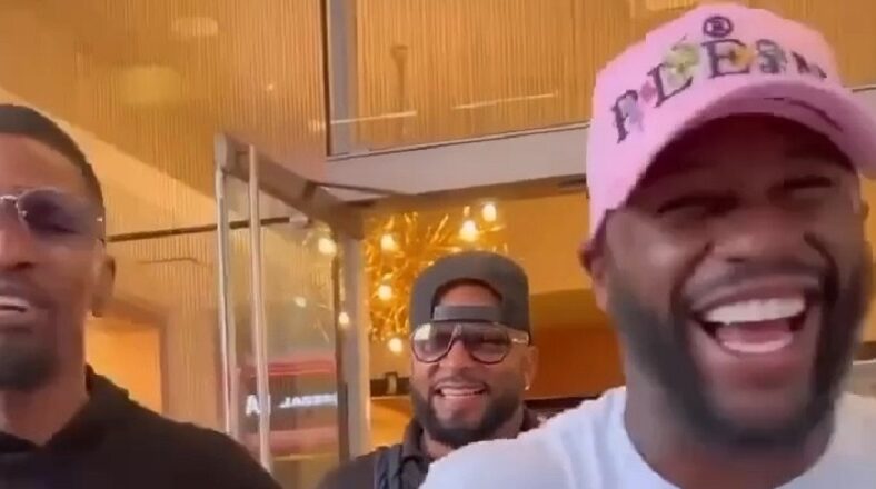 Jamie Foxx makes Floyd Mayweather laugh with his impression of him
