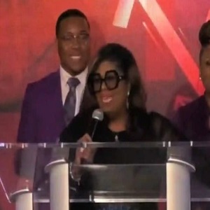 Kim Burrell issues apology for calling people at church ugly