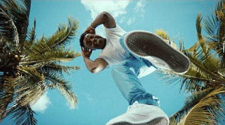 Kodak Black pulls up to the track in Rolls Royce in Usain Boo video