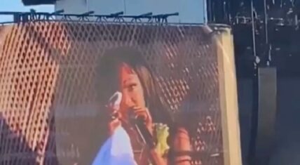 Summer Walker happy cried when the crowd sang her song word for word