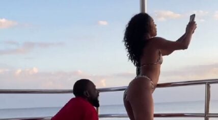 Dwyane Wade bites Gabrielle Union on vacation