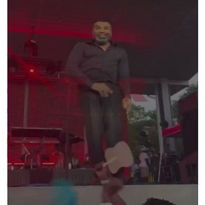 Ginuwine dancing while singing Same Ol' G takes over the internet