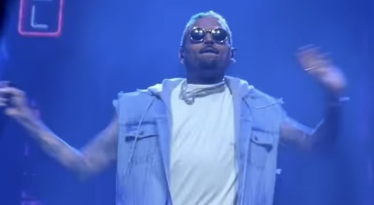 Chris Brown denies that R&B is dead