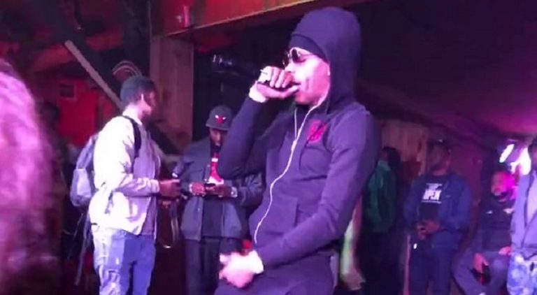 Man put money in Lil Baby's pocket while he was performing